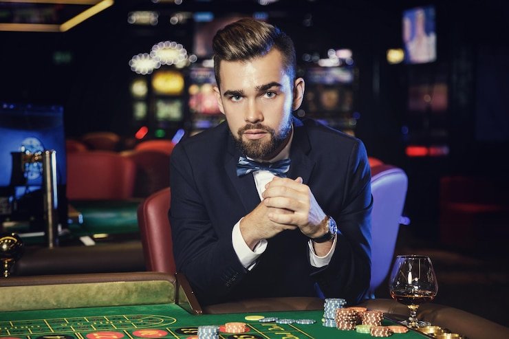 Antarmuka mobile pohon emas33 Bikini Paradise dengan meja live blackjack dan dealer profesional